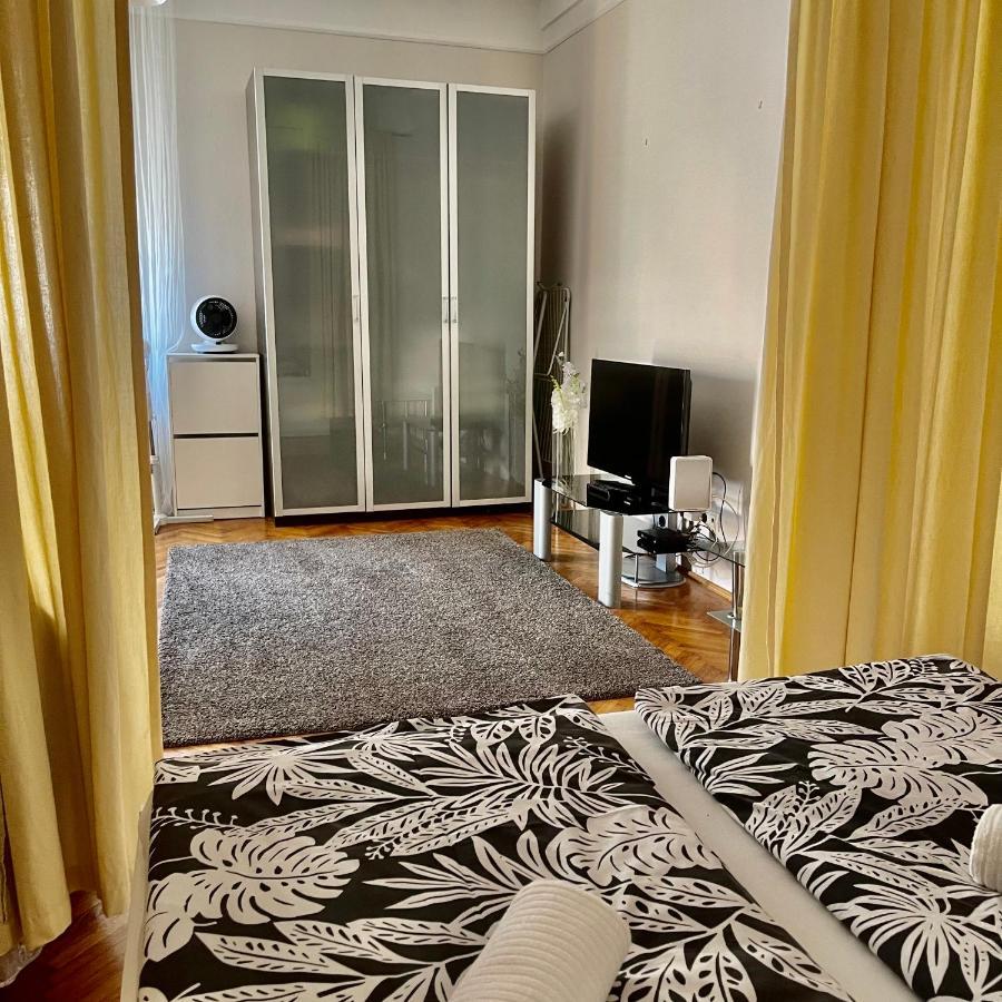 Elizabeth Bridge With Gellert-Hill View Apartment Budapest Ngoại thất bức ảnh