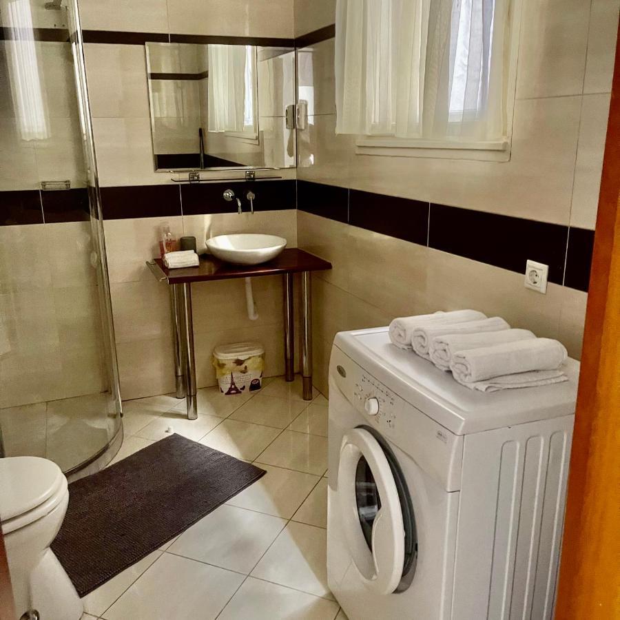 Elizabeth Bridge With Gellert-Hill View Apartment Budapest Ngoại thất bức ảnh